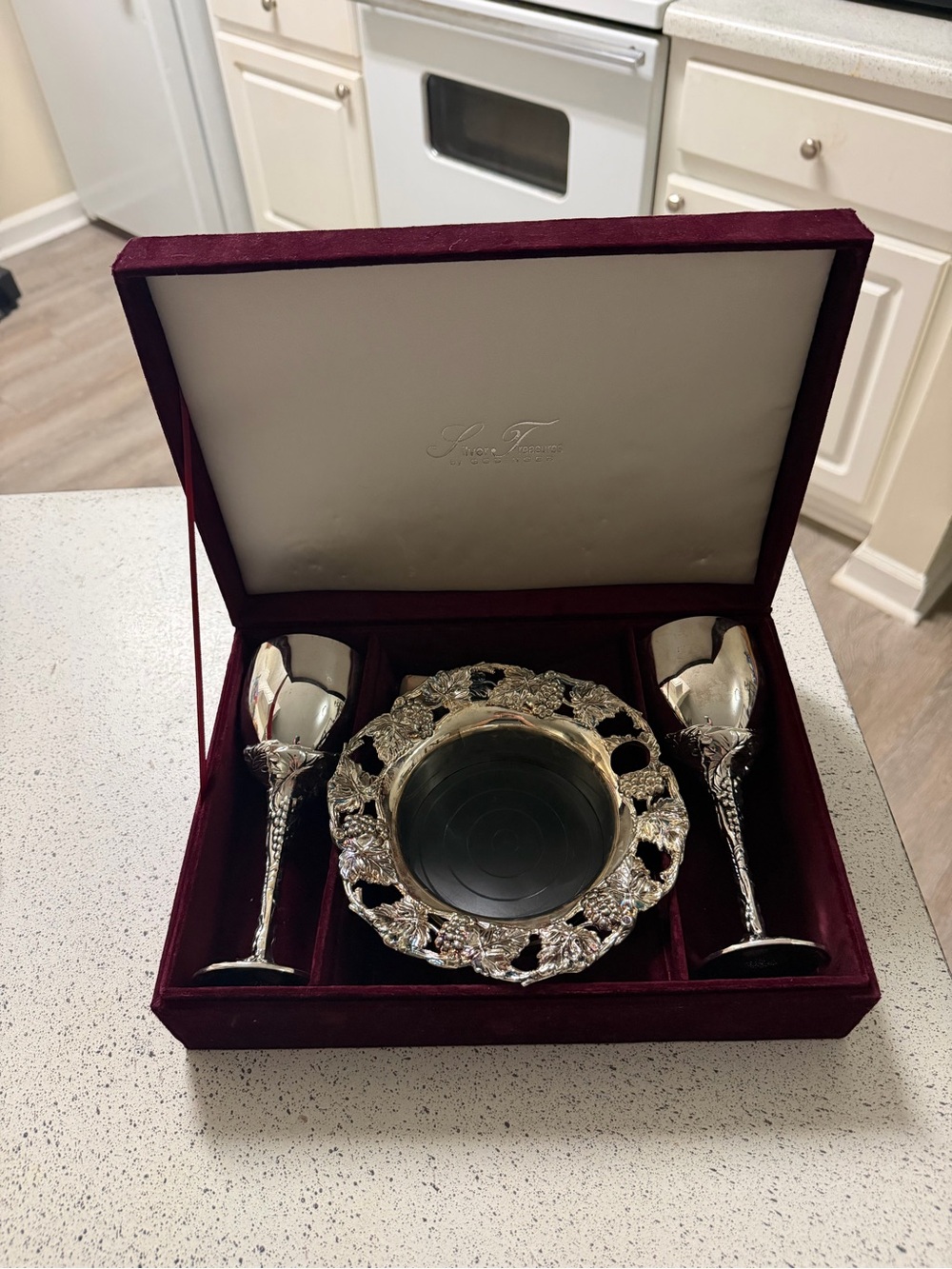 Silver Treasures By Godinger 5 Piece Silver Wine Set With Box